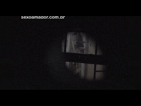 ❤️ Blondie bliver hemmeligt videooptaget af en voyeur fra nabolaget gemt bag hule mursten ❤️ Porno at da.hentaibar.ru ❌
