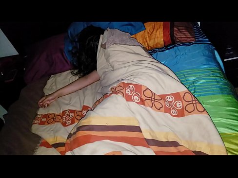 ❤️ Stedbarn skælder sin unge stedmor ud, mens hun sover. ❤️ Porno at da.hentaibar.ru ❌
